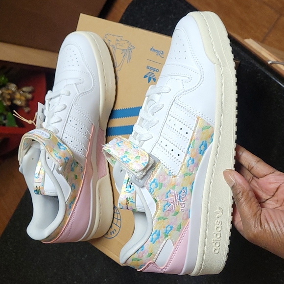 adidas Shoes - Adidas Disney Forum Low
